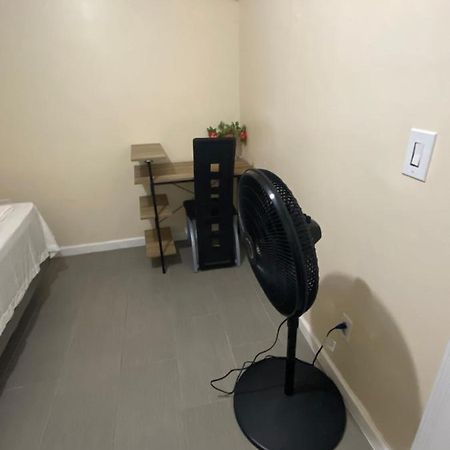 A Delightful Room In Queens New York Eksteriør billede