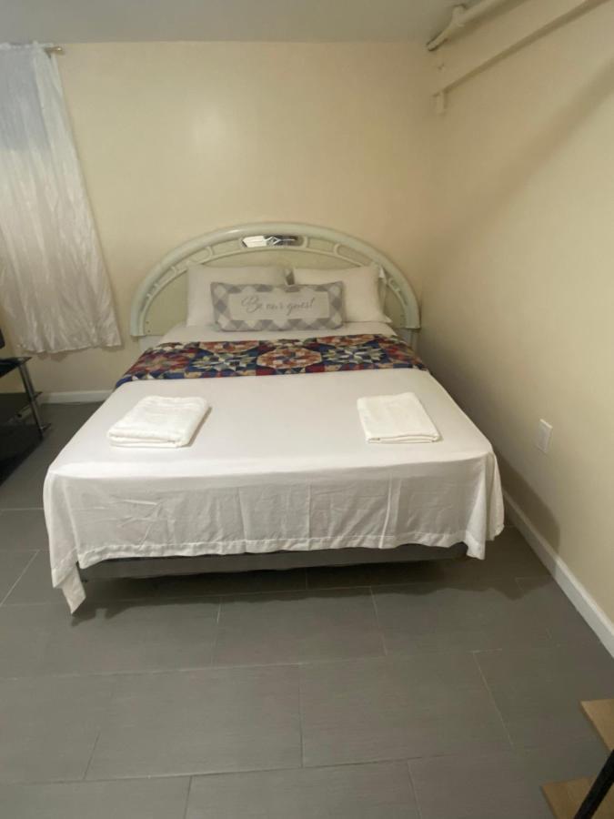 A Delightful Room In Queens New York Eksteriør billede